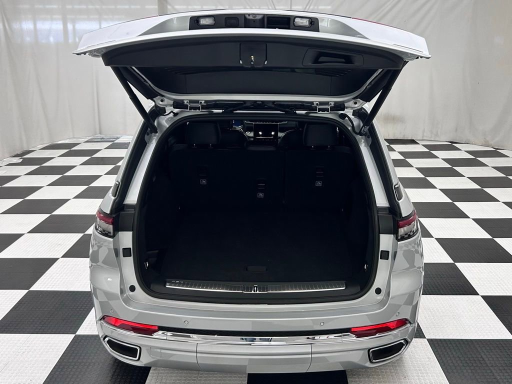 New 2025 Jeep Grand Cherokee Overland w/ Adv Protech Group III image 10