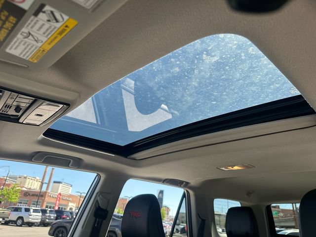 Certified 2022 Toyota 4Runner TRD Off-Road Premium w/ Moonroof Package AWD/4WD image 9