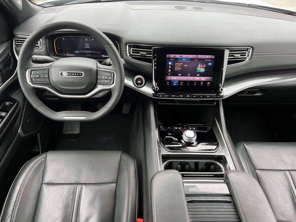 Used 2023 Jeep Wagoneer 4WD image 12