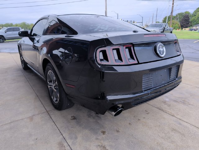 Used 2014 Ford Mustang Premium RWD image 5