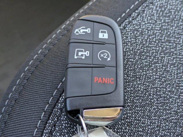 New 2026 RAM ProMaster 2500 w/ Quick Order Package 22G SLT image 25