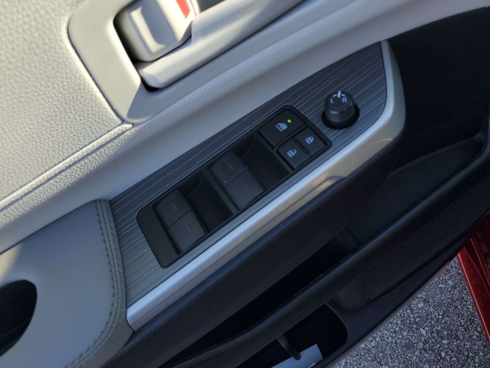 New 2026 Toyota Sienna LE FWD image 19