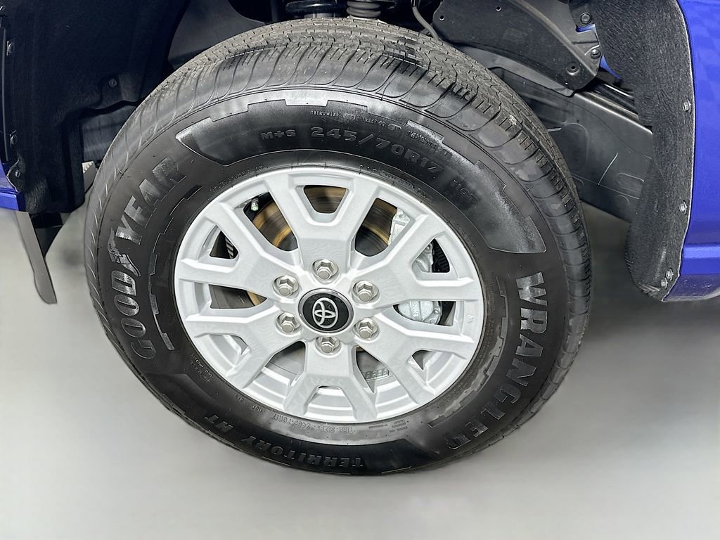 Certified 2025 Toyota Tacoma SR5 image 30