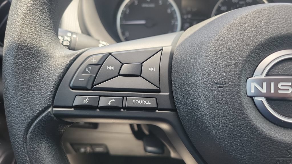 Used 2023 Nissan Kicks S FWD image 18