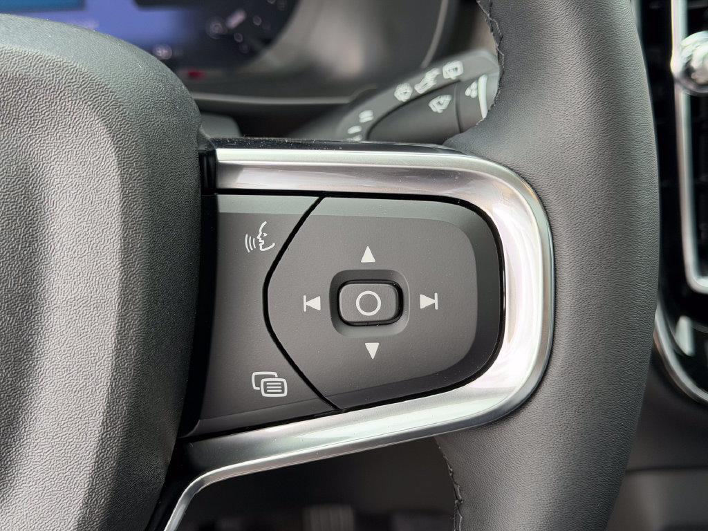 New 2026 Volvo XC40 B5 Plus w/ Protection Package Premier AWD/4WD image 18