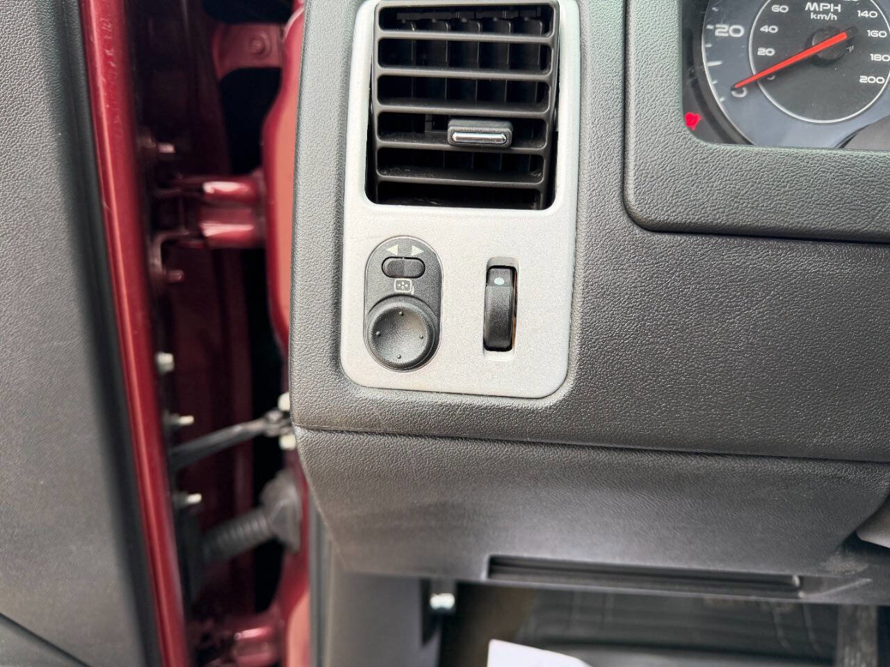 Used 2008 Pontiac Torrent Base AWD 4dr SUV image 15