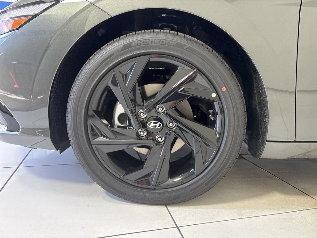 New 2026 Hyundai Elantra SEL Sport Premium FWD image 9