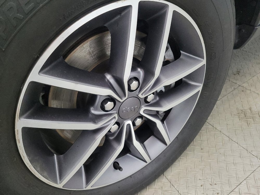 Used 2022 Jeep Grand Cherokee Limited image 31