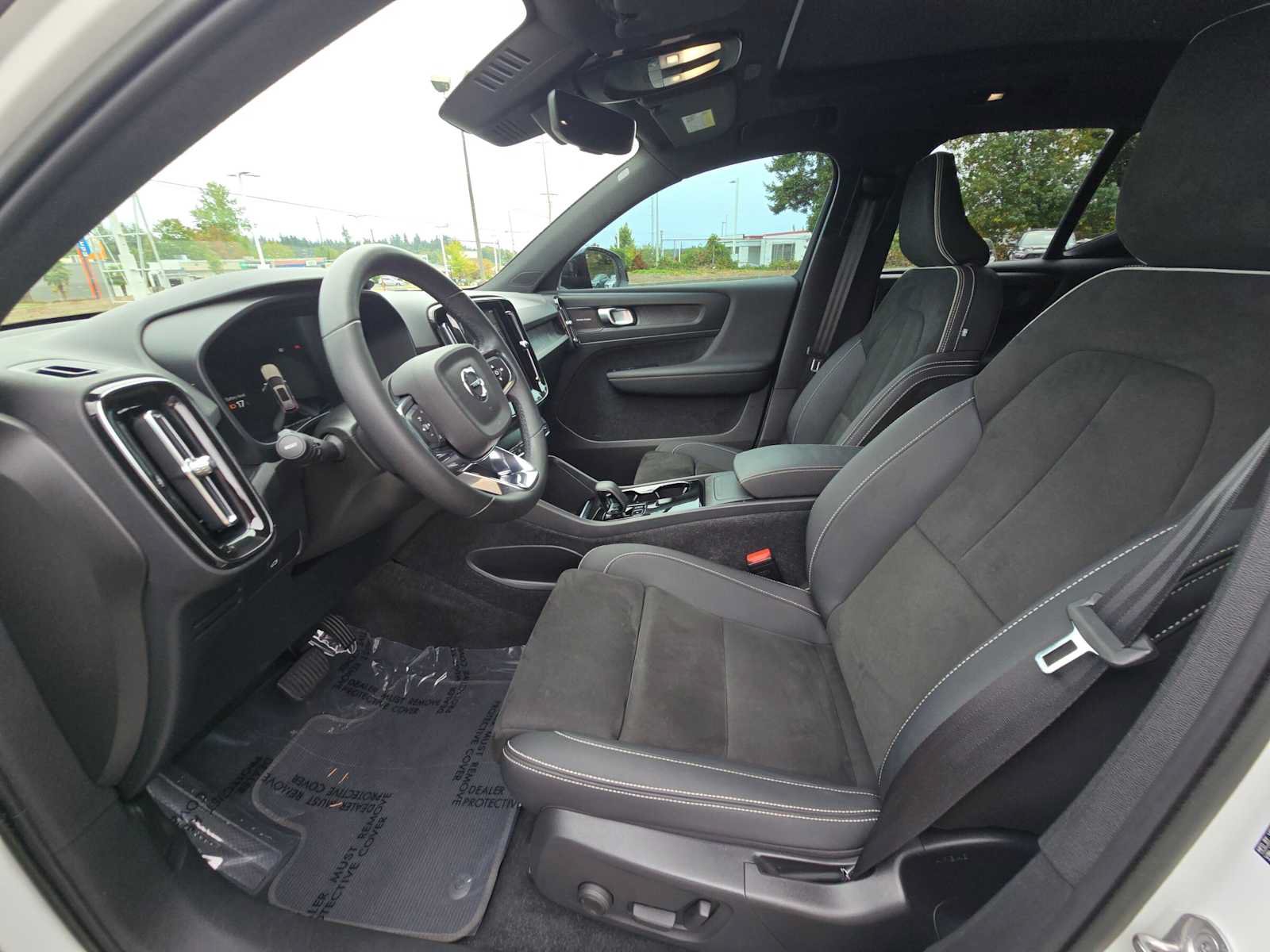 Used 2023 Volvo XC40 Recharge Ultimate AWD/4WD image 22