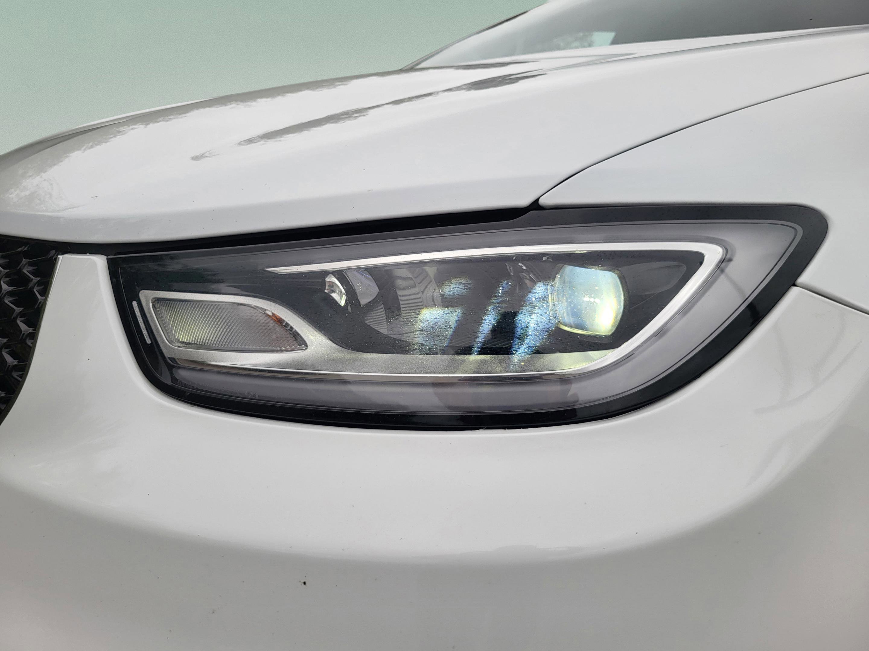 Used 2023 Chrysler Pacifica Touring-L AWD/4WD image 14