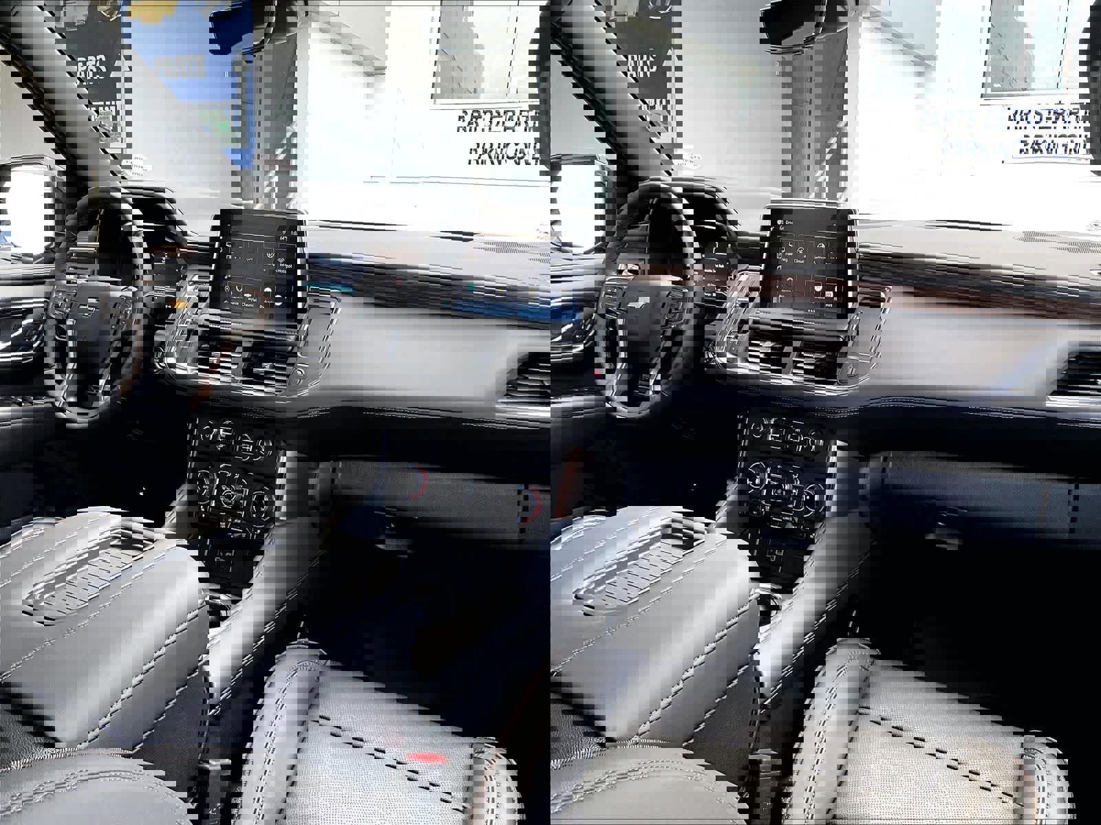 Used 2024 Chevrolet Suburban High Country image 14