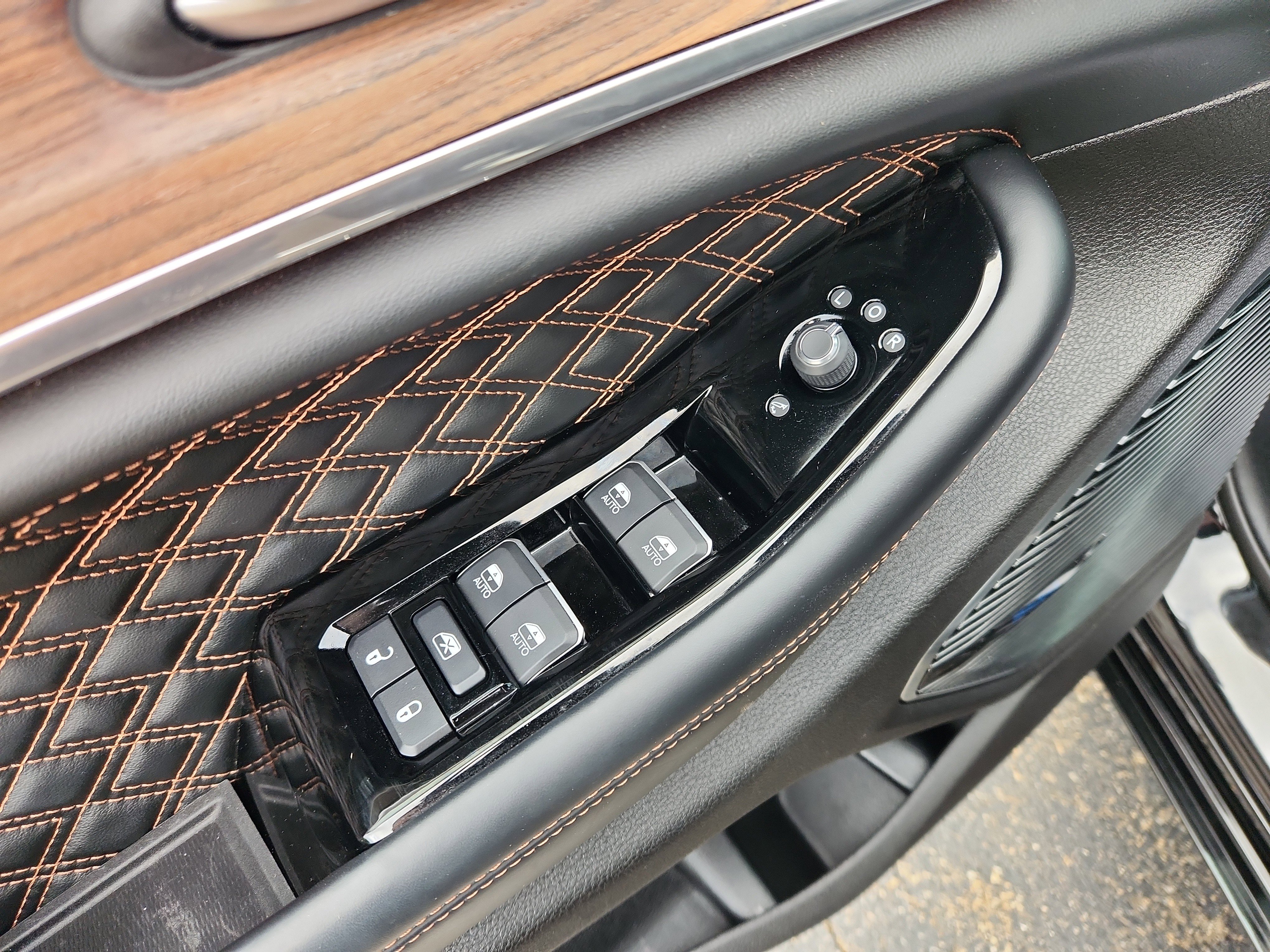 Used 2022 Jeep Grand Cherokee Summit w/ Adv Protech Group IV image 23