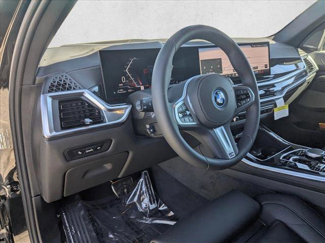 New 2026 BMW X5 xDrive50e w/ M Sport Package image 3