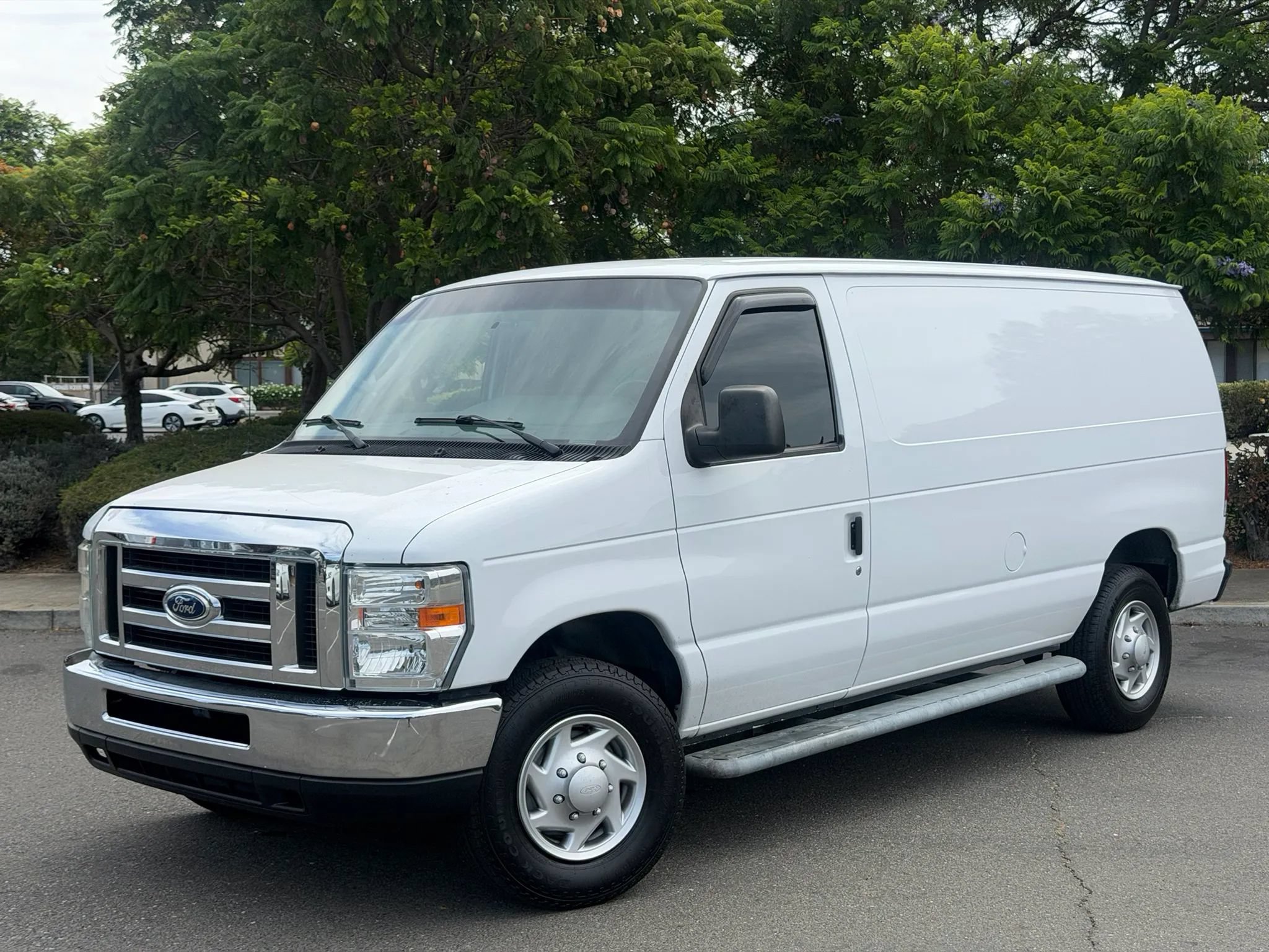 Used 2014 Ford E-250 and Econoline 250 w/ Power Group RWD image 1
