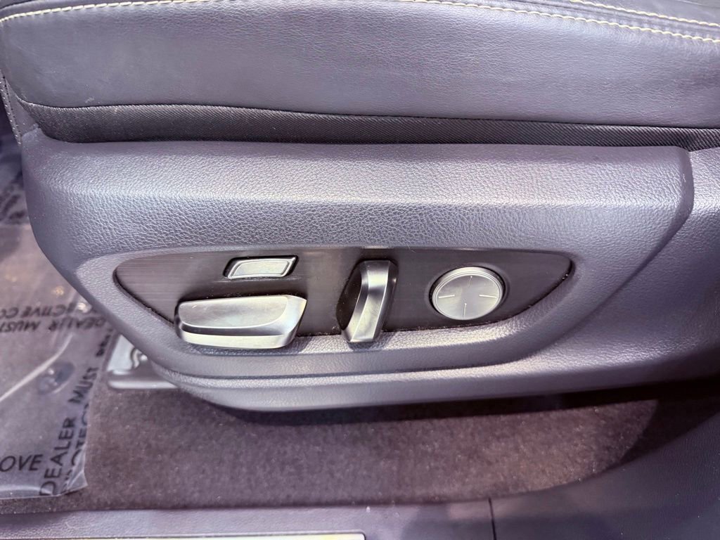 Used 2022 Lexus LX 600 4WD w/ Premium Package image 23