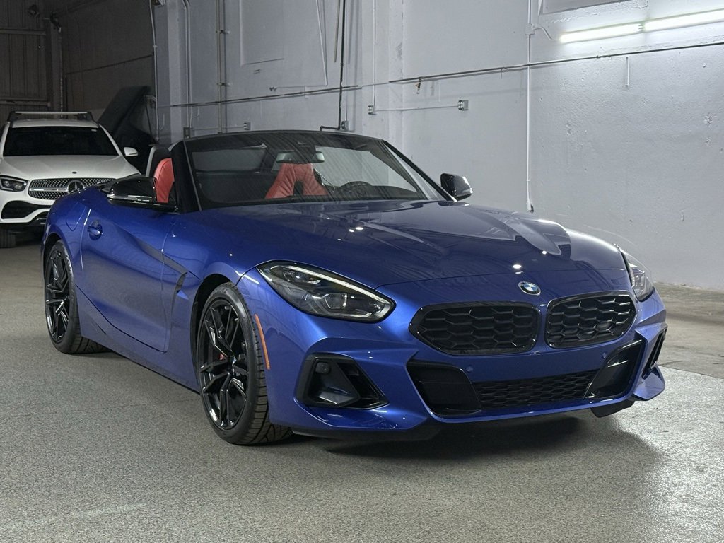 Used 2024 BMW Z4 M40i w/ Premium Package image 4