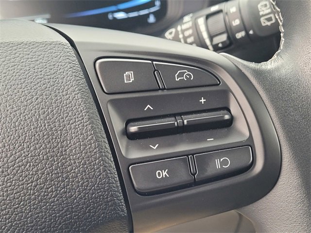 Used 2025 Hyundai Venue SEL image 16