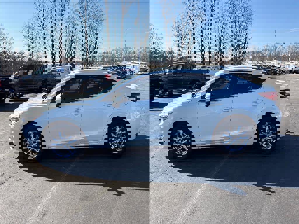 Used 2016 MAZDA MAZDA3 i Touring image 27