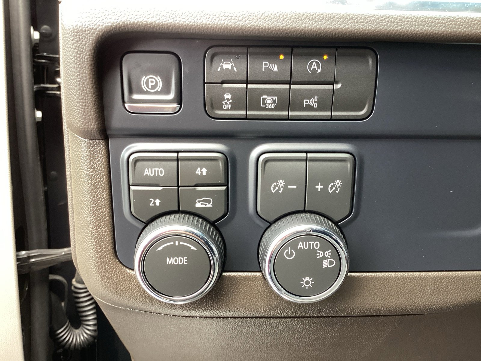 Used 2026 Chevrolet Tahoe LT AWD/4WD image 33