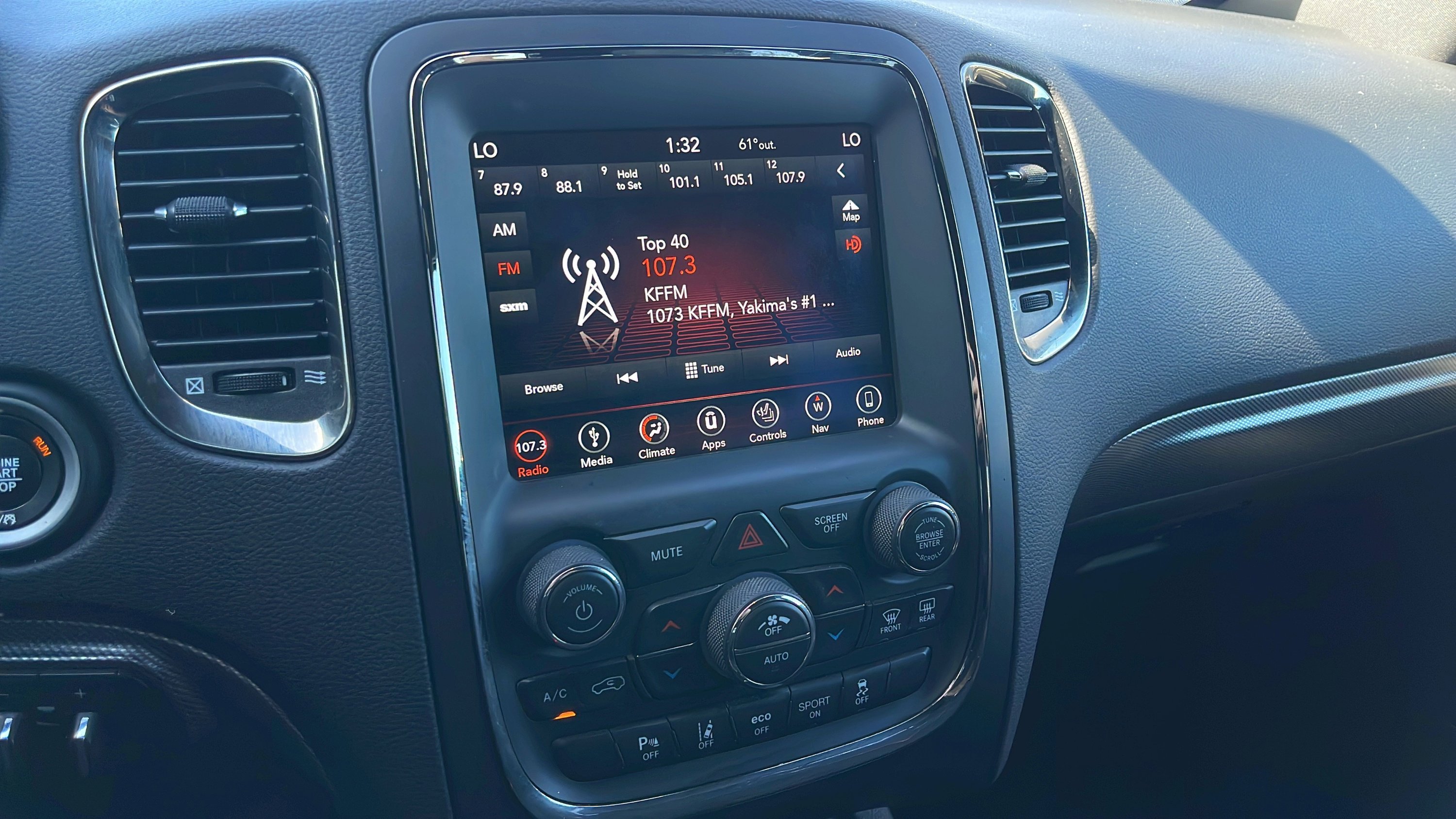 Used 2019 Dodge Durango R/T w/ Technology Group AWD/4WD image 16