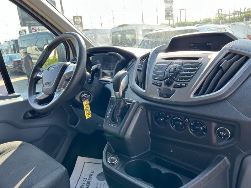 Used 2019 Ford Transit 350 XLT image 9