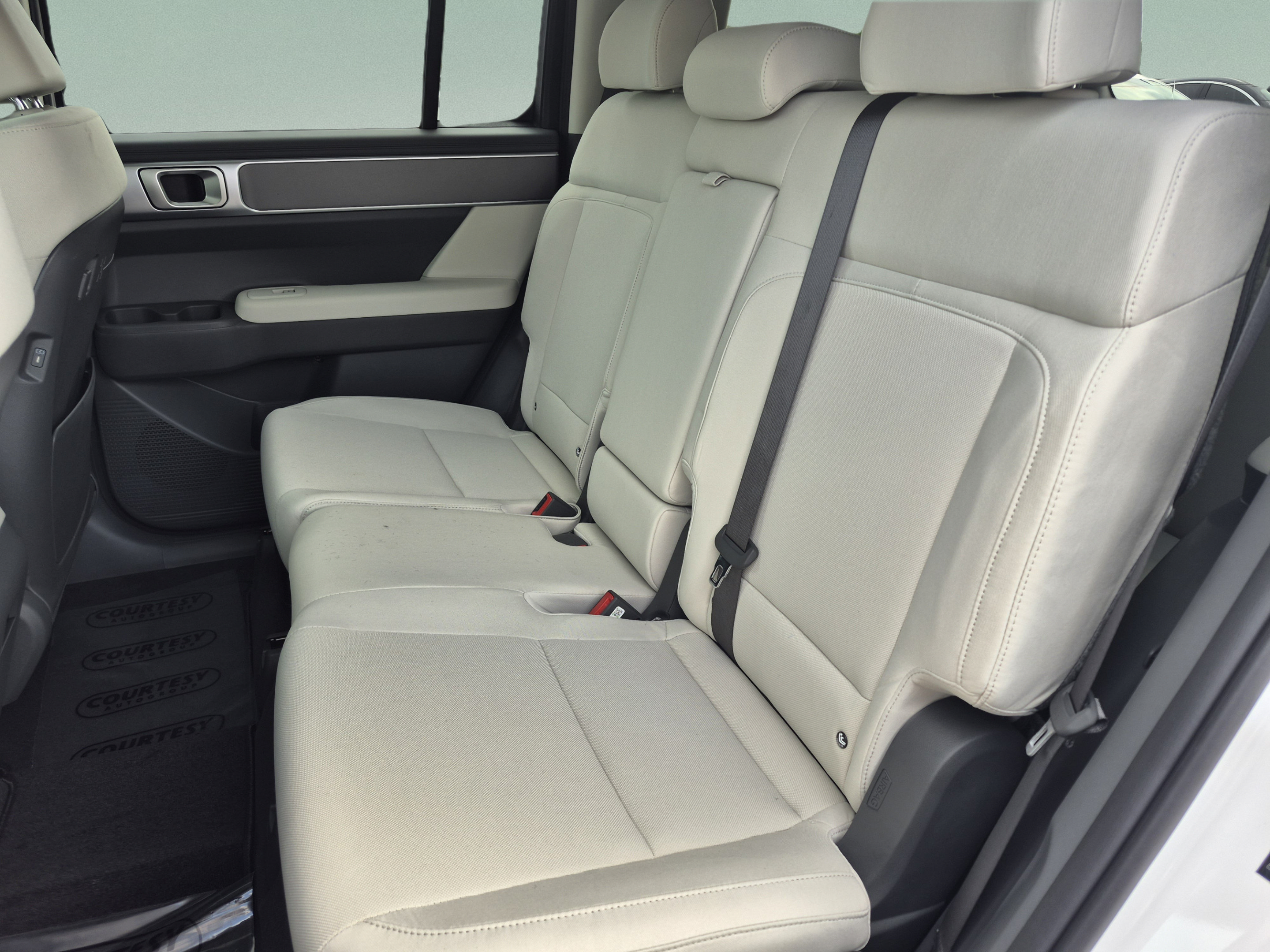 New 2027 Hyundai Santa Fe SE FWD image 19