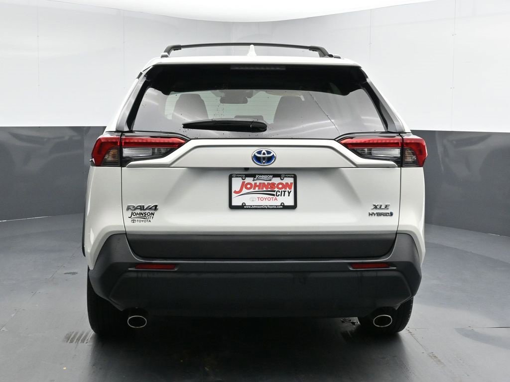 Used 2022 Toyota RAV4 XLE Premium image 7