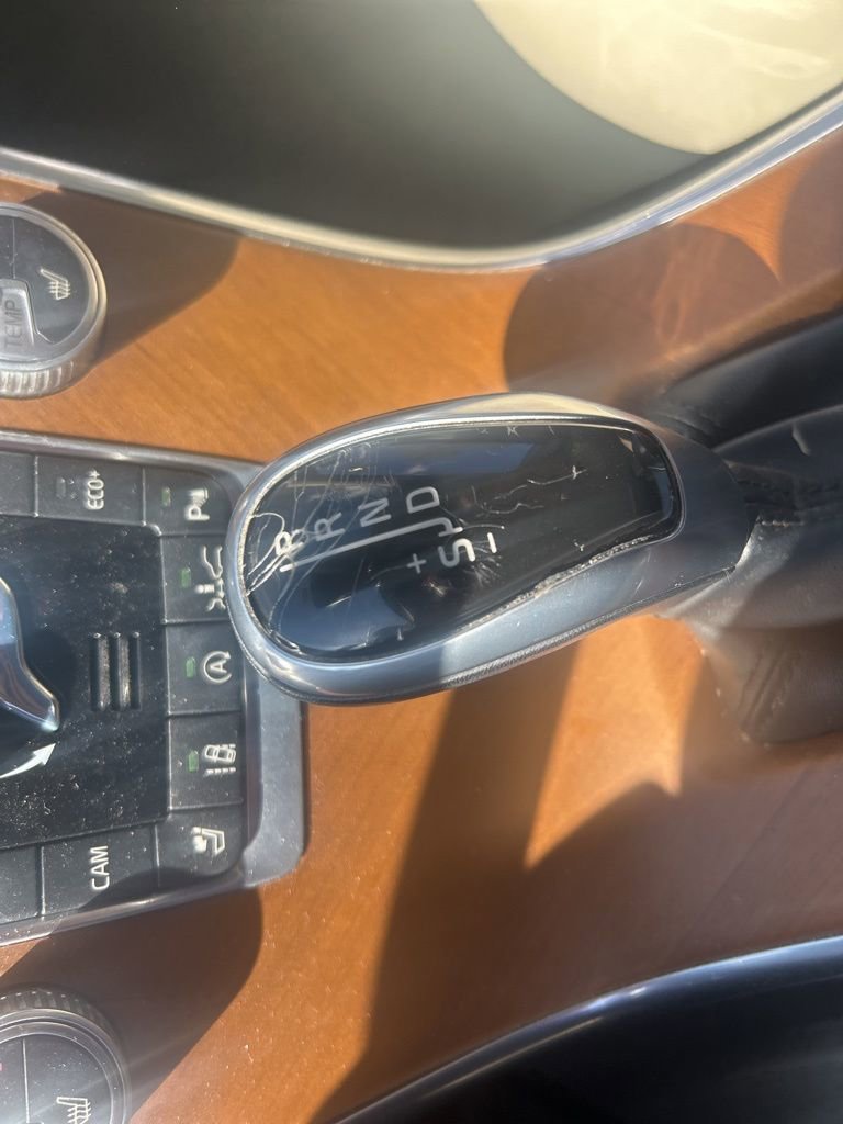 Used 2016 Volvo XC60 T6 Platinum image 16