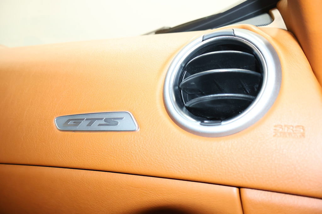 Used 2013 SRT Viper GTS w/ GTS Laguna Interior Pkg image 28