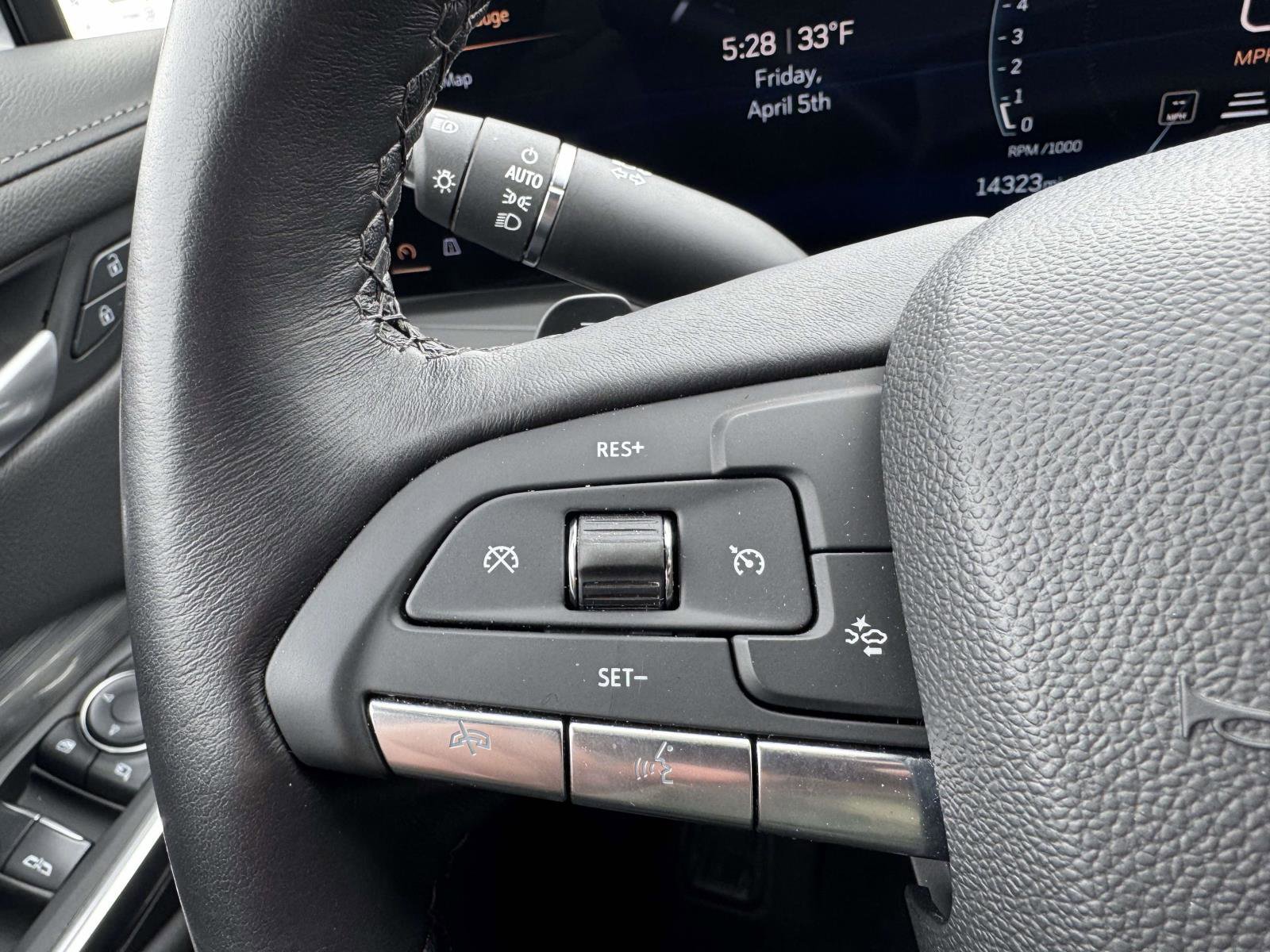 Used 2025 Cadillac XT4 Premium Luxury image 21