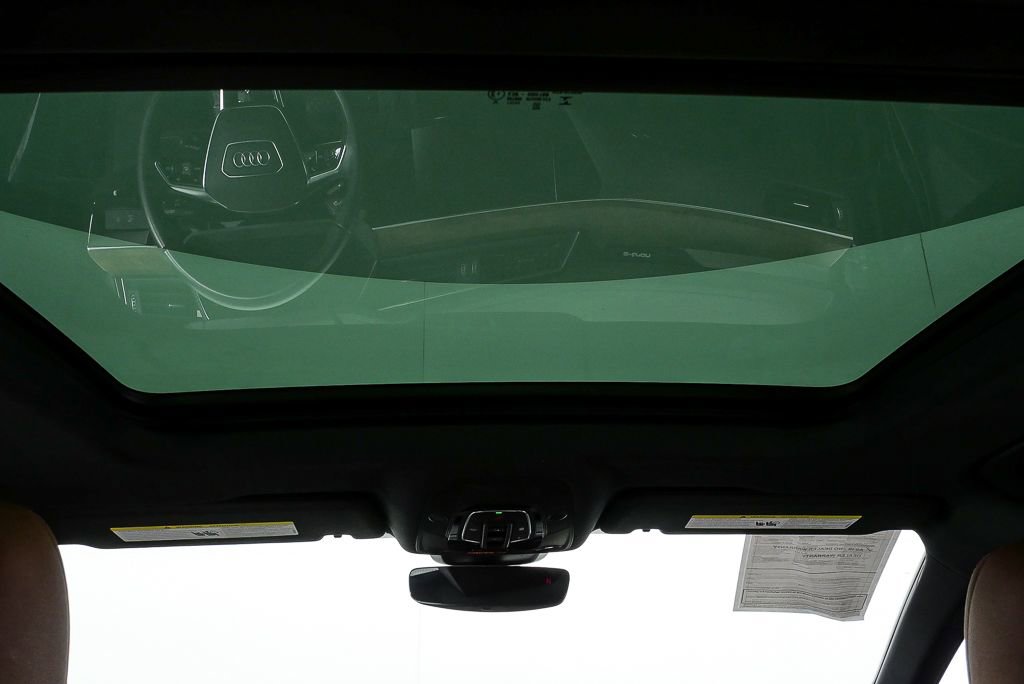 Certified 2022 Audi e-tron Premium image 19