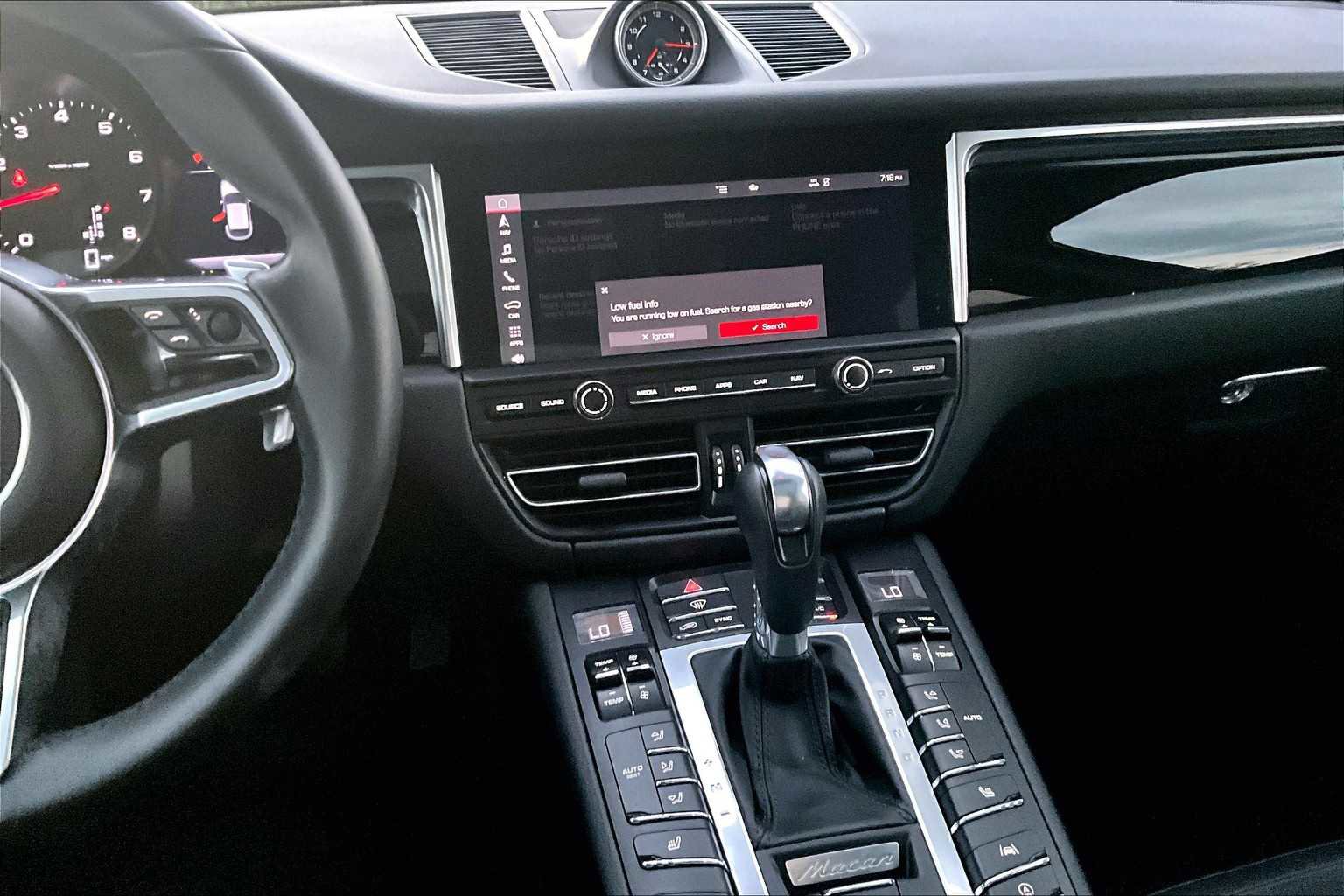 Used 2021 Porsche Macan image 14