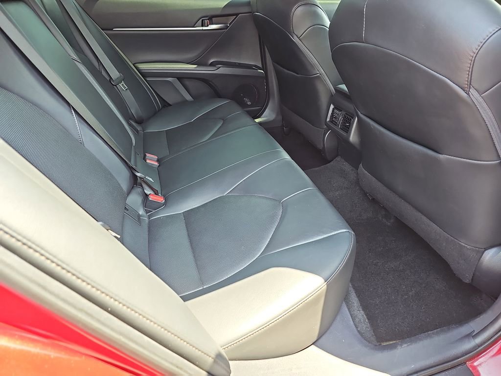 Used 2020 Toyota Camry XLE w/ Navigation Package FWD image 14