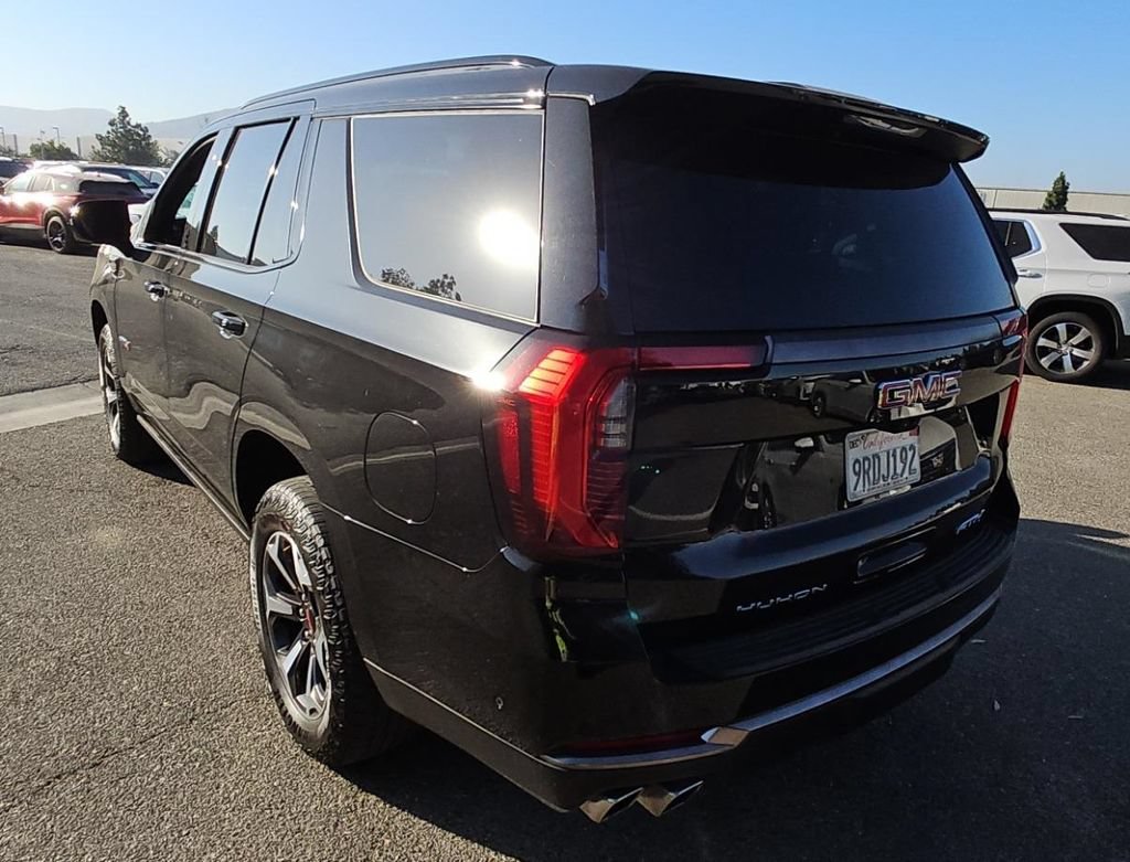 Used 2025 GMC Yukon AT4 Ultimate w/ LPO, Illumination Package AWD/4WD image 8
