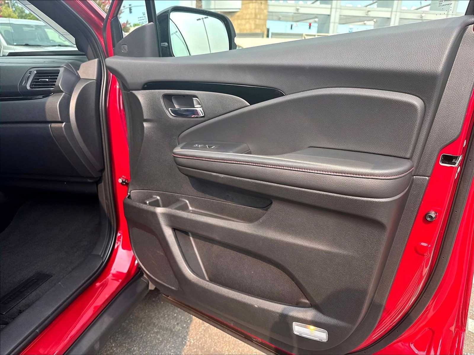 Used 2025 Honda Ridgeline Black Edition image 26
