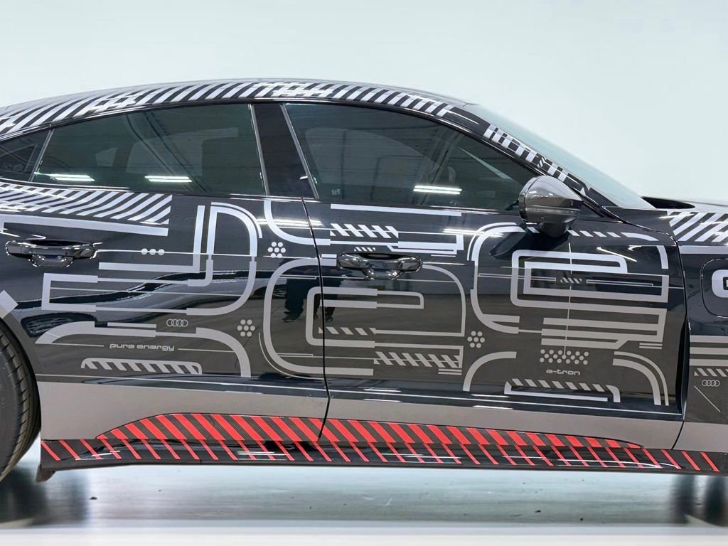 Used 2023 Audi RS e-tron GT AWD/4WD image 17
