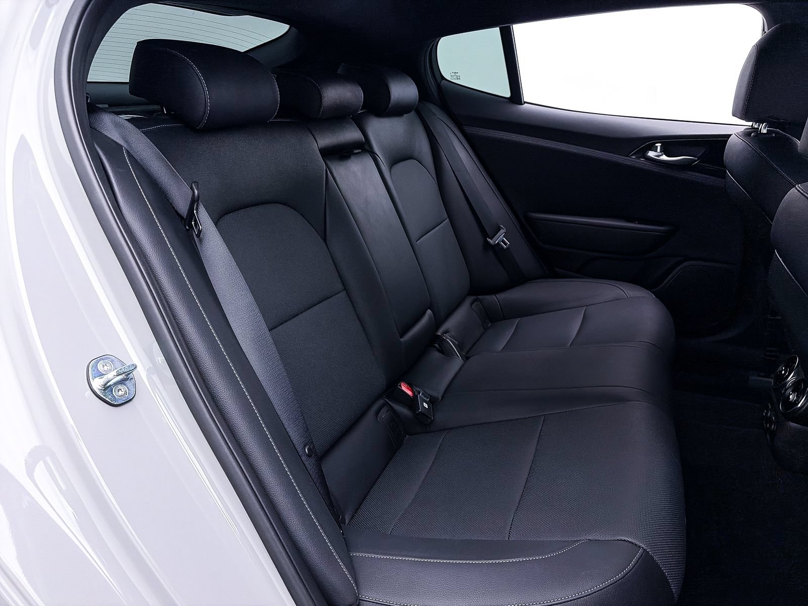 Used 2022 Kia Stinger GT-Line RWD image 34