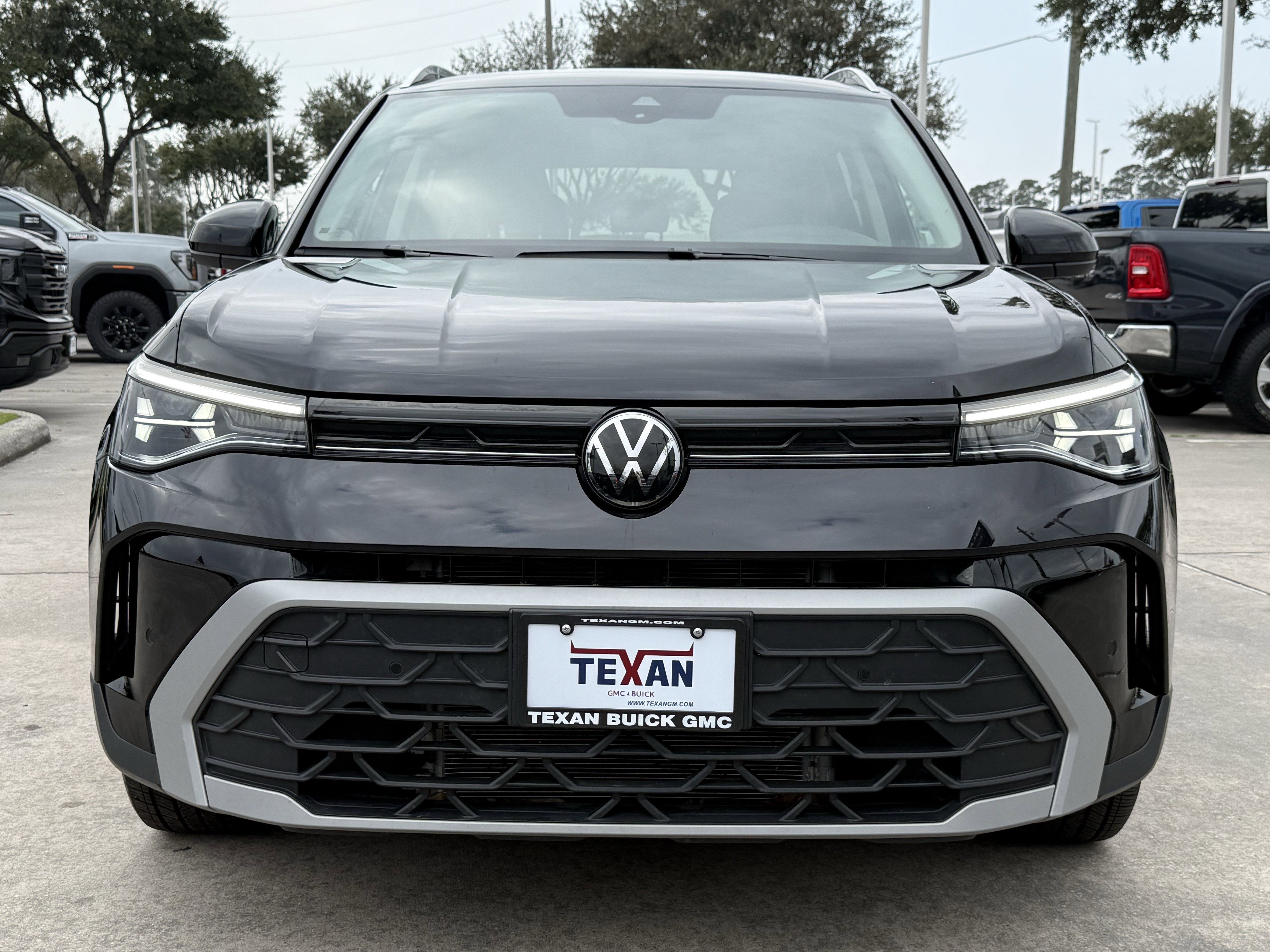 Used 2025 Volkswagen Taos SE image 10