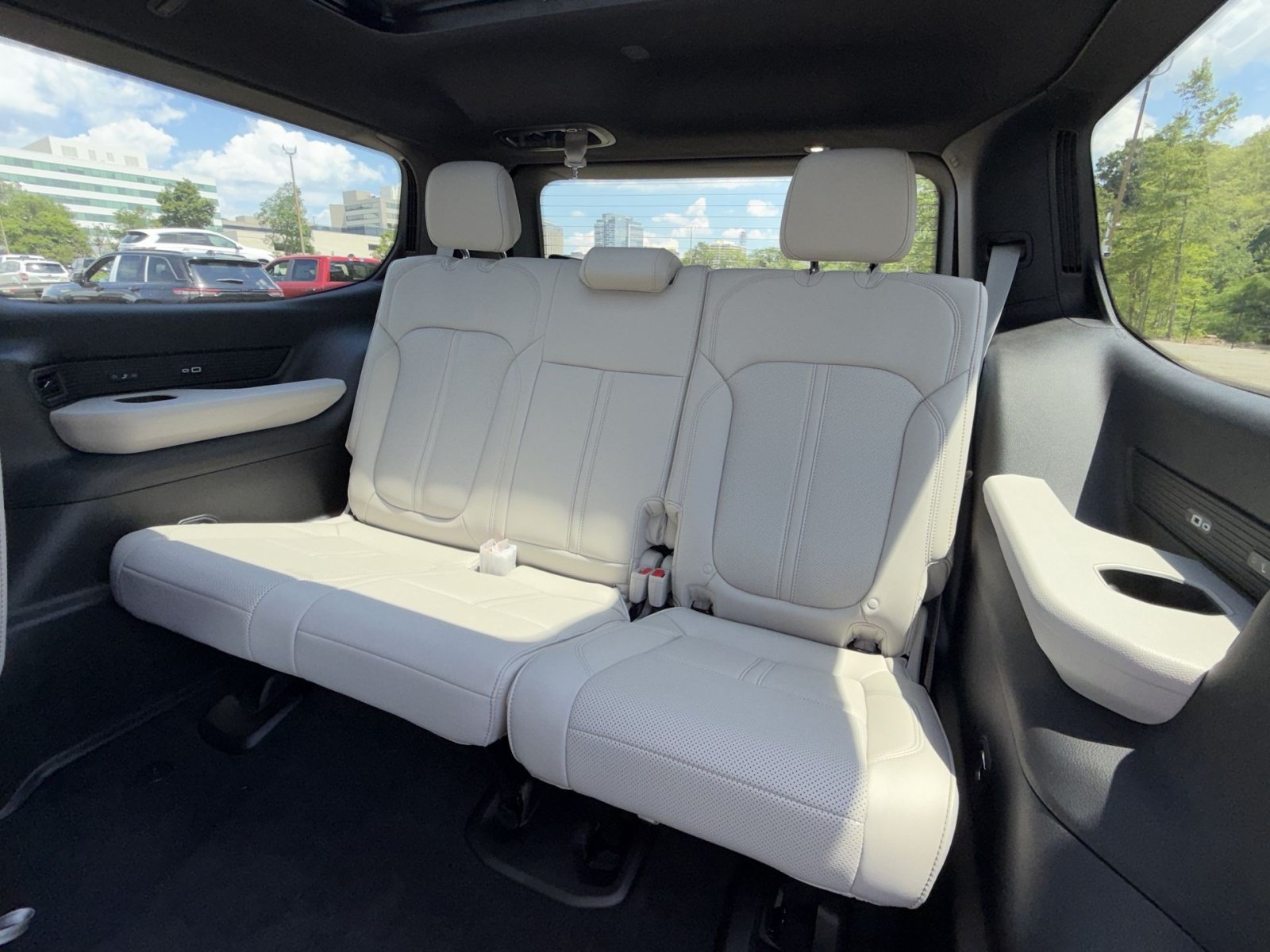 New 2026 Jeep Grand Wagoneer Limited w/ Premium Group II AWD/4WD image 25