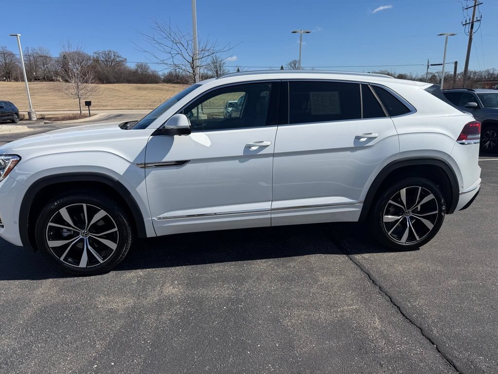 Used 2025 Volkswagen Atlas Cross Sport SEL Premium R-Line AWD/4WD image 3