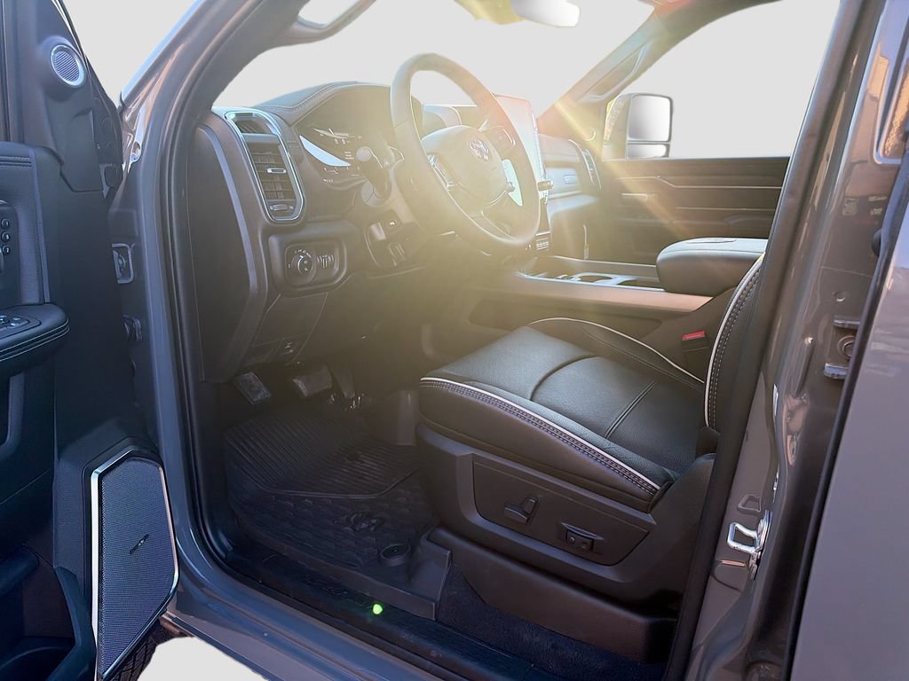 New 2026 RAM 3500 Laramie AWD/4WD image 25