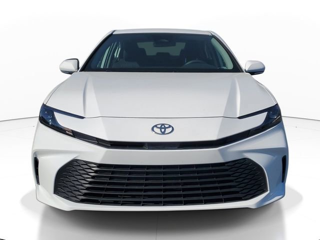 Used 2025 Toyota Camry LE image 2