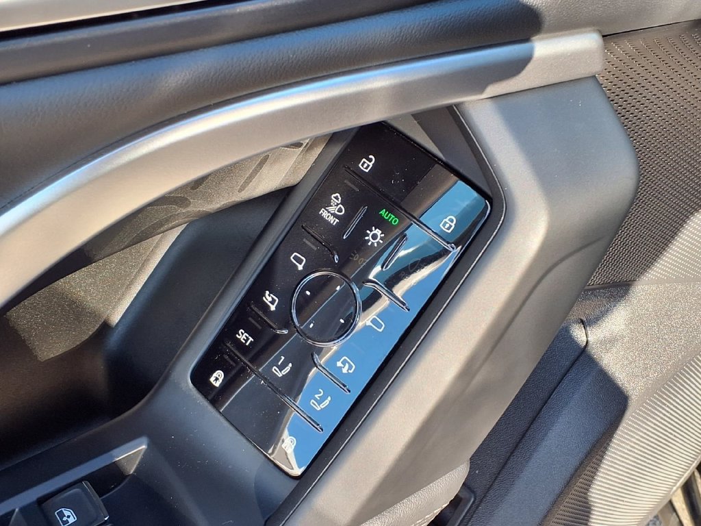 Used 2025 Audi Q5 Premium Plus w/ Premium Plus AWD/4WD image 11