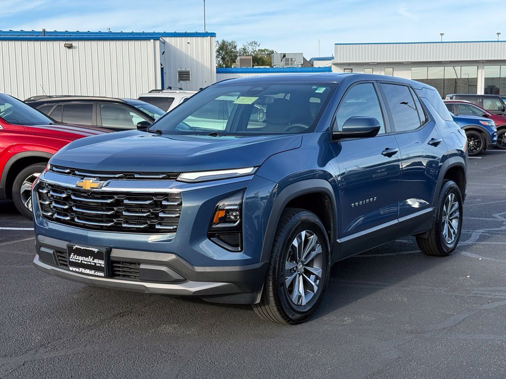 Used 2026 Chevrolet Equinox LT AWD/4WD image 2