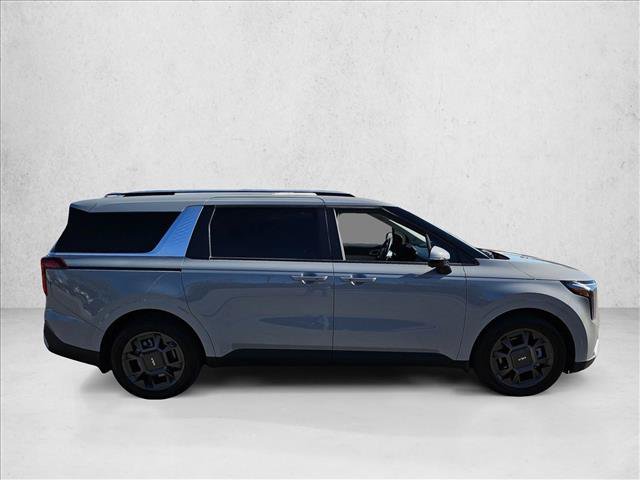 Used 2026 Kia Carnival EX FWD image 4