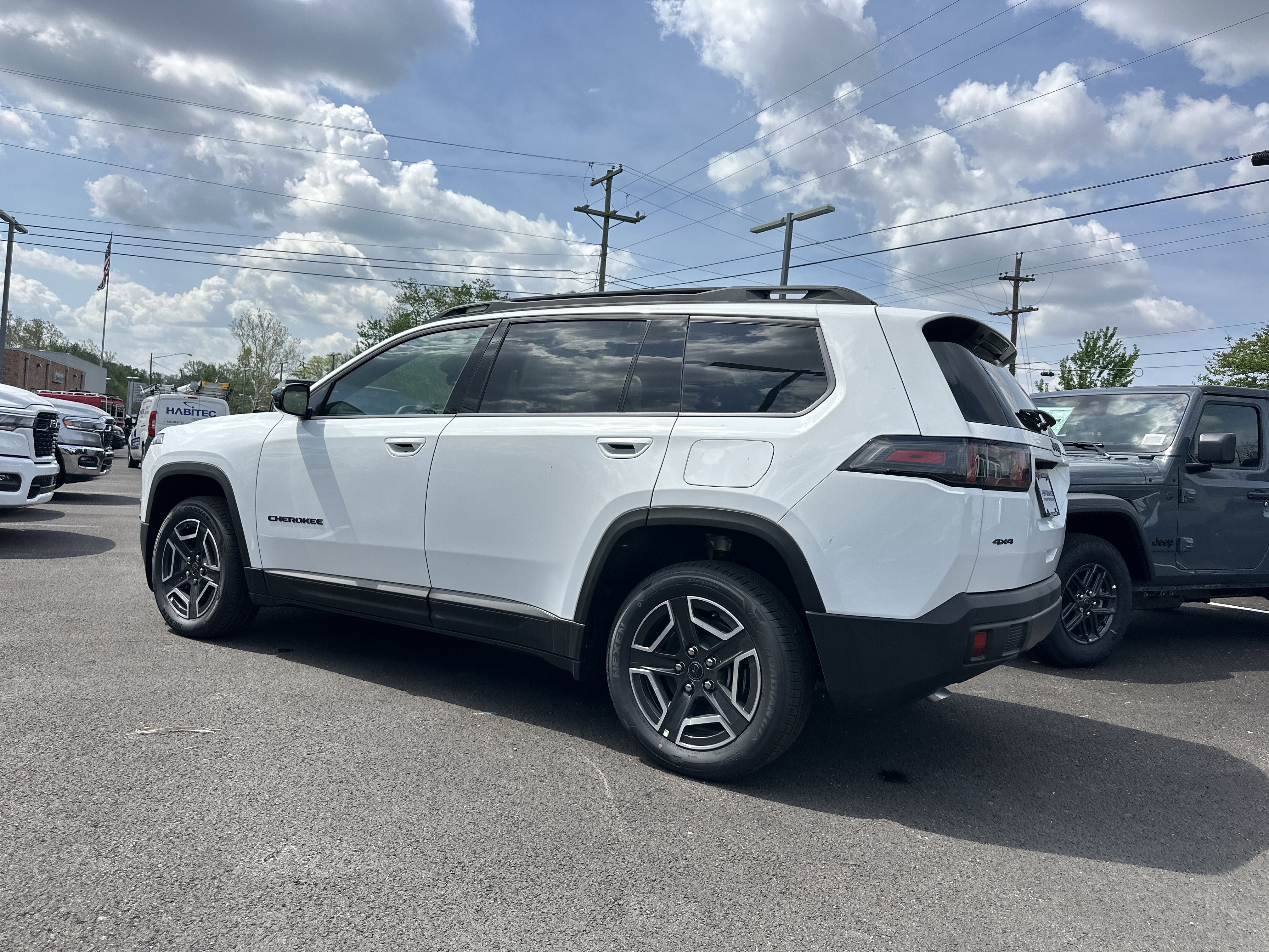 New 2026 Jeep Cherokee Laredo AWD/4WD image 20