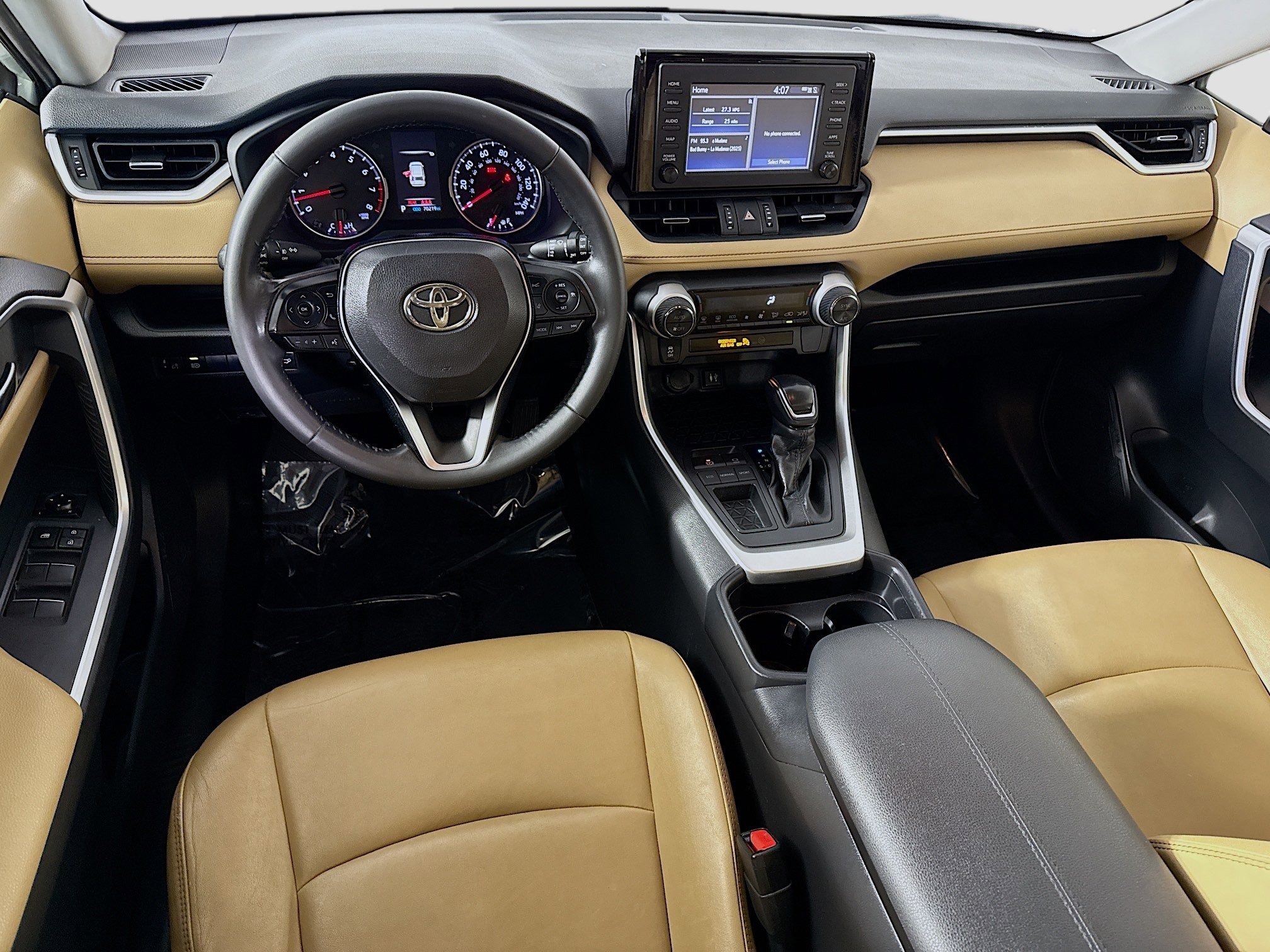 Used 2019 Toyota RAV4 XLE Premium image 17