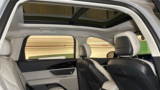 New 2026 Lincoln Nautilus Reserve image 4