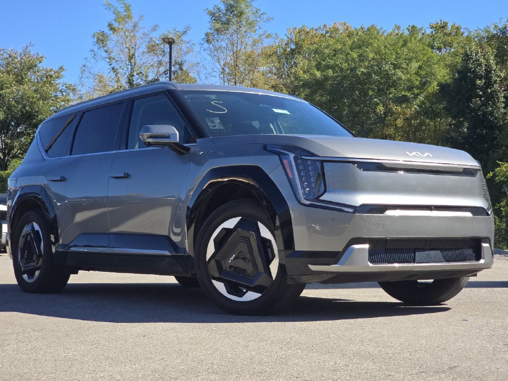 Used 2024 Kia EV9 Land w/ Towing Package