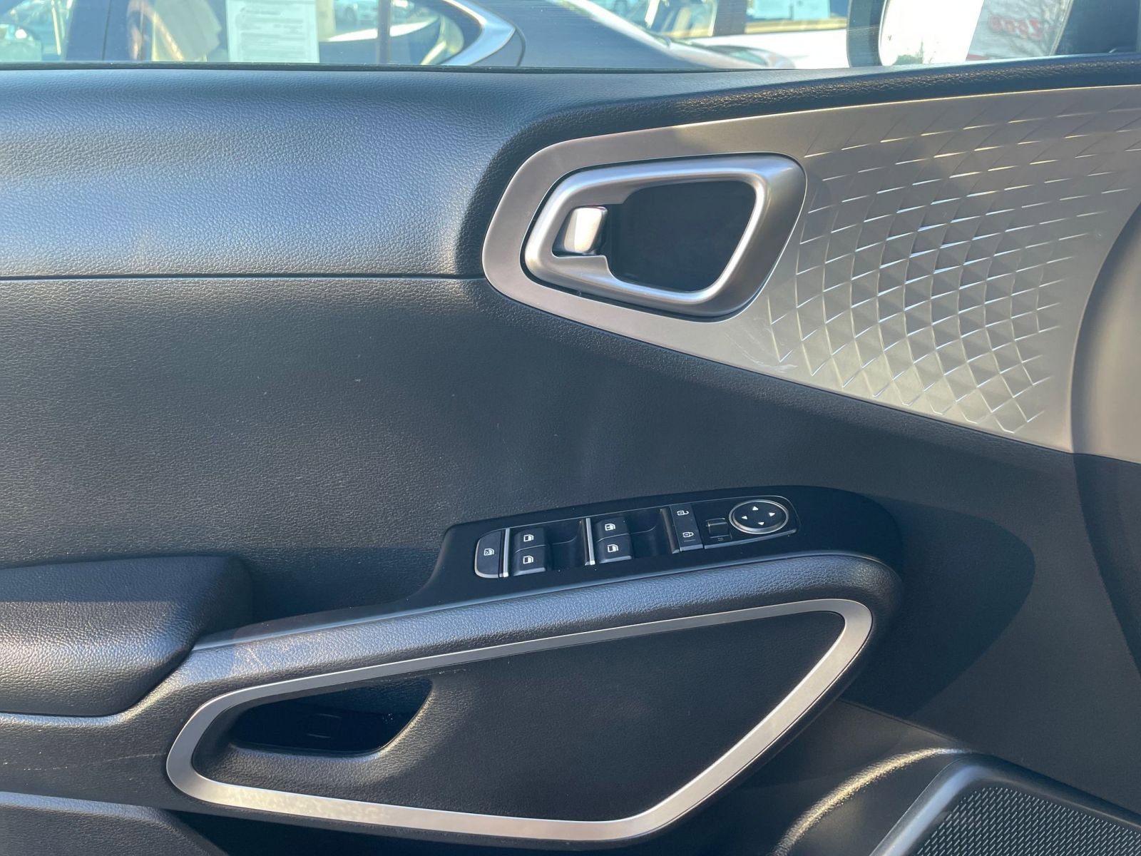 Used 2025 Kia Soul LX w/ LX Technology Package image 20